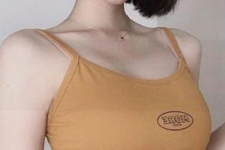 头条女神 – 原图全公开！梁芮溪的丝袜写真分享，带你领略不一样的视觉体验.txt