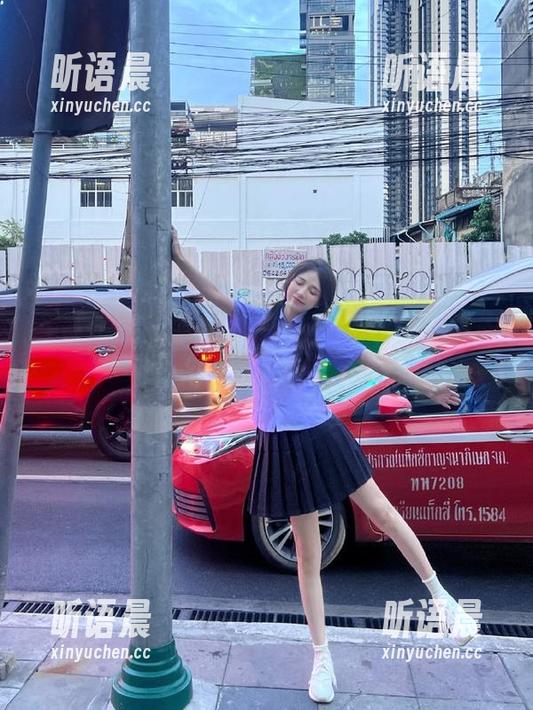 头条女神 - 探索玄子私房写真，台球小天后如何诠释青春活力.txt
