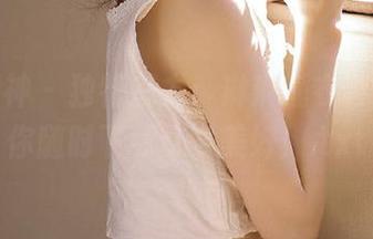头条女神 – 独特魅力：琳琳睡衣套图，让你随时下载享受美好！.txt