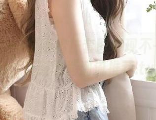 奈汐酱Nice全新棉袜套图展现不一样的魅力，最新时尚潮流推荐.txt