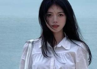 微密圈 – 获取奶雯的灰丝靓照，免费图包点亮你的画册.txt