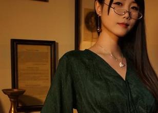 嫣嫣子全新COS作品：MILK，唤醒你内心深处的少女梦！.txt
