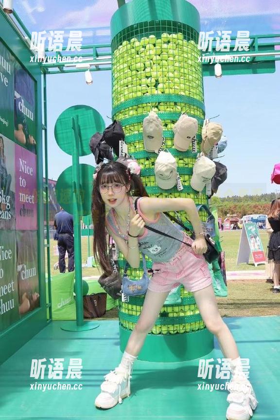 学妹加速跑 - 新一季佳儿棉袜写真合集更新，演绎个性与舒适的碰撞.txt