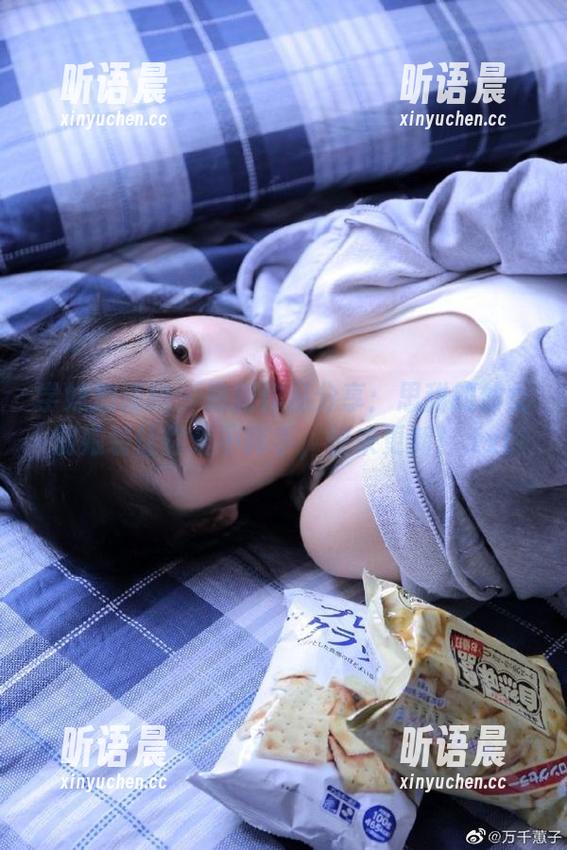 学妹加速跑 - 最新作品分享：思甜的仙女厨娘装让你爱不释手，快来更新！.txt