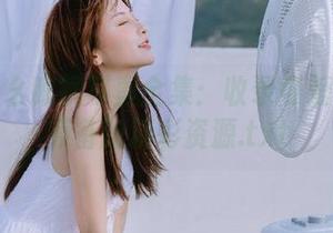 小瑶幺幺眼镜写真全集：收录可爱与知性兼备的精彩资源.txt