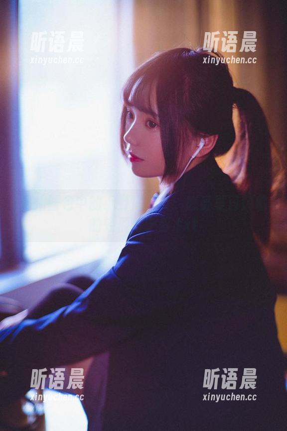 小野妹子w 私拍图包中的小野妹子w:感受夏日蝉鸣的轻盈与宁静.txt