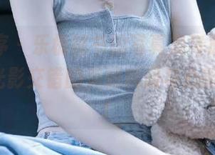 少女秩序 – 乐栀秘书的写真集与原图，记录下她光影交错的美丽瞬间与心路历程.txt