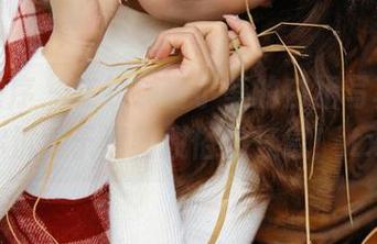 少女秩序 – 在线观看小葵的白裙写真，让你沉醉于清新脱俗的气息！.txt