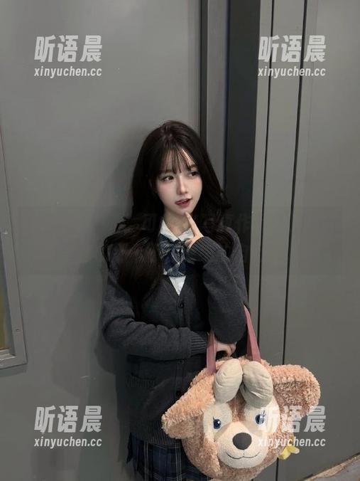 少女秩序 - 从晞可的JK写真作品中，寻找属于你的那个不被束缚的自己！.txt