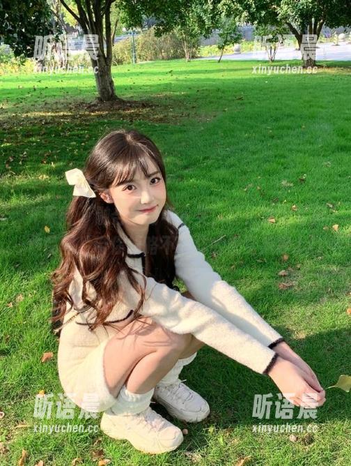 尤果网 - 融合美丽与水灵，研依泳池写真作品图片带你领略不一样的视觉盛宴.txt
