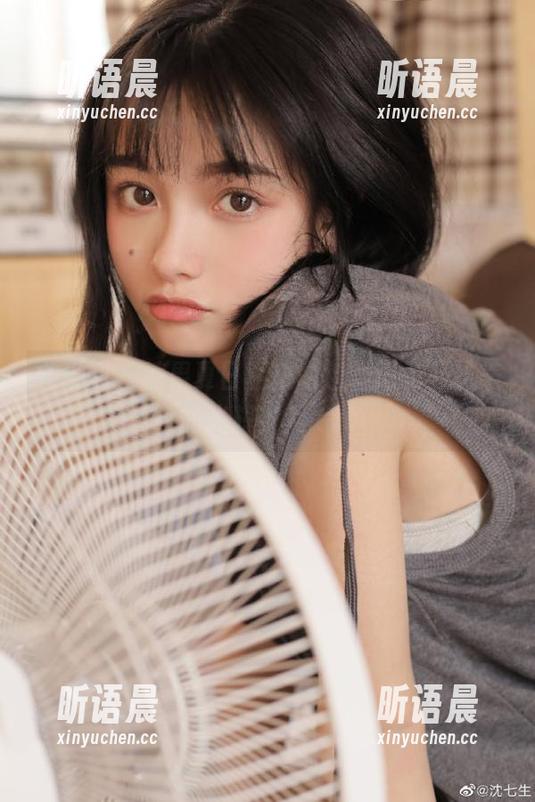 尤果网 - 糖果夏日私拍图包，记录下最美的光辉岁月.txt