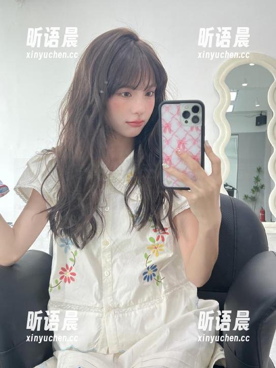 尤果网-若涵 尤果网 - 理想中的夏天:若涵水手服写真合集带来清新一刻.txt