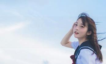 尤蜜荟 – 发现Carol周妍希的裸足在线美图，展现自由与随性的魅力.txt
