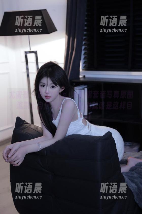 尤蜜荟 - 最新Cris_卓娅祺套装写真原图，流露出自信与优雅，时尚就该是这样自然洒脱！.txt