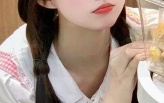 尤蜜荟 – 允尔的甜心写真分享，带来视觉与心灵的双重享受.txt