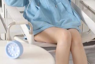 微密圈 – 张思允的白吊带袜写真：每一张图片都透出无限韵味与风情.txt