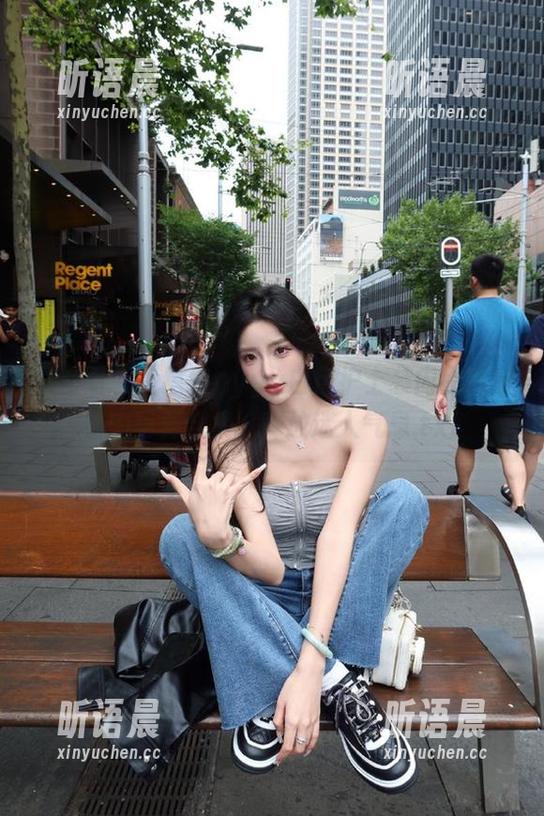 徐绾绾yyyy 微密圈 - 徐绾绾yyyy白色护士装内衣高清魅力写真合集,释放迷人气息.txt