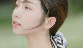 微密圈 – 徐莉芝Booty的白裙写真，清新照片展现她的优雅与风情.txt