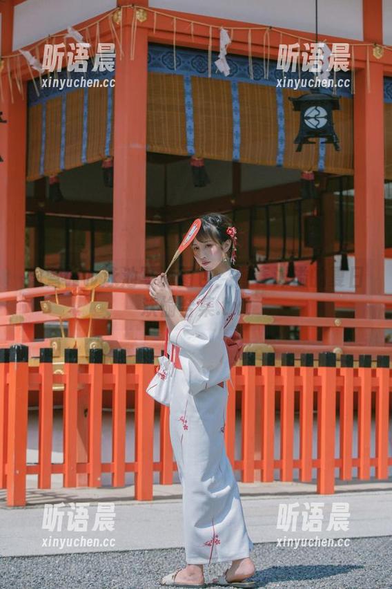 念雪ww 念雪ww泳池写真图包:青春洋溢的夏日欢愉合集.txt