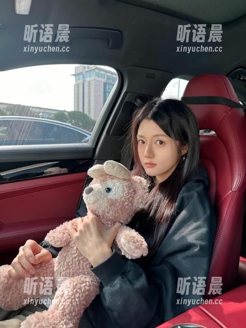 无圣光呈现下的双马尾，抱走莫子最新作品解析.txt