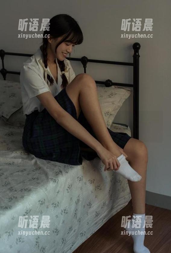 推女神 - AZHUA白丝写真集精选：每一张都是满满的爱与梦.txt