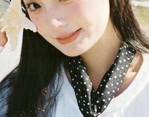 推女神 – 夏日的光影：小九Vin的写真作品，通过原图和照片带来清凉感受.txt
