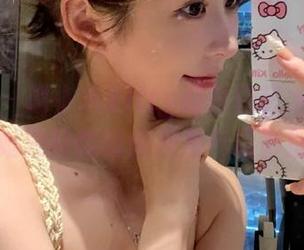推女神 – 赵小米Kitty的黑白艺术套图，展现出她独特的时尚视角与摄影魅力.txt