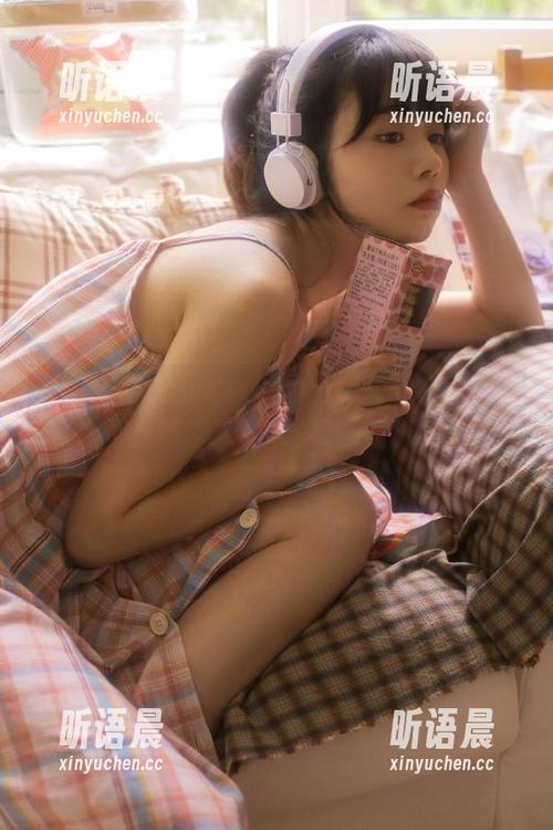 星颜社 - Erikaki的美腿风情：探索美图与套图带来的纯粹享受！.txt