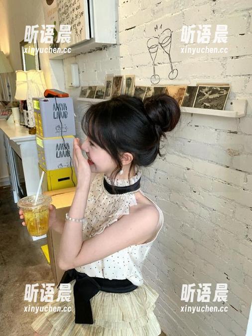 月下摄影-秀秀 月下摄影 - 银幕背后的美丽!秀秀女王图册,现正免费开放,快来领取!.txt