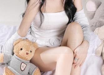杨衣yangyi教室写真集精选：在宁静时光中感悟青春的柔美与坚定.txt
