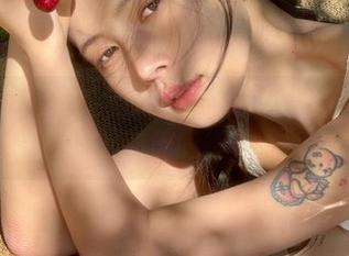 果团网 – 尹意纯的双马尾私房摄影合集：每一帧都是甜美的视觉盛宴.txt
