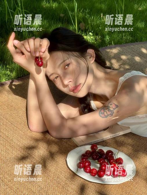 果团网 - 尹意纯的双马尾私房摄影合集：每一帧都是甜美的视觉盛宴.txt