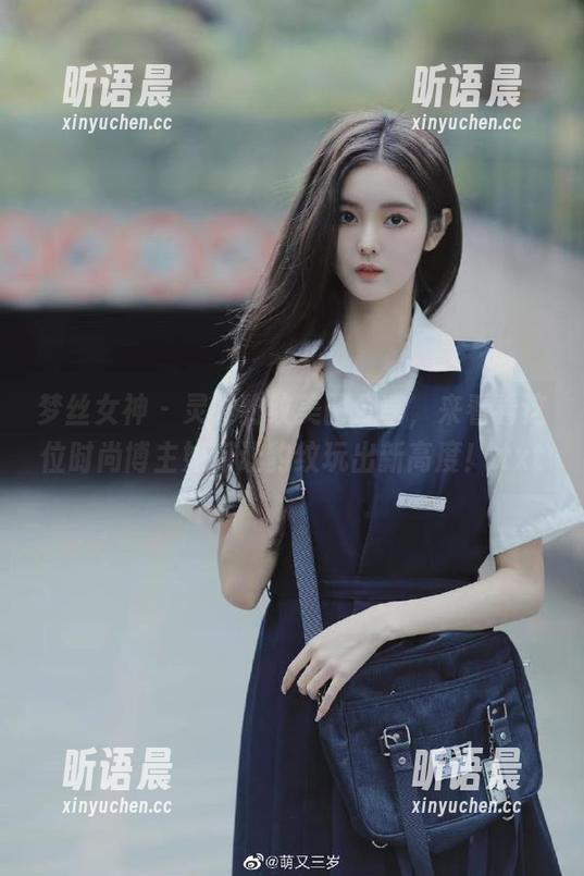 梦丝女神 - 灵唯豹纹美图分享，来看看这位时尚博主如何让豹纹玩出新高度！.txt