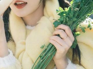 森萝财团 – 在Sia女仆写真作品中，体验不一样的性感与艺术的完美结合.txt