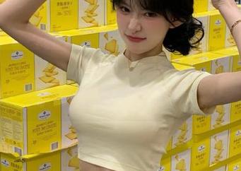 森萝财团 – 小满学姐精心打造美图合集，套图记录下优雅瞬间.txt