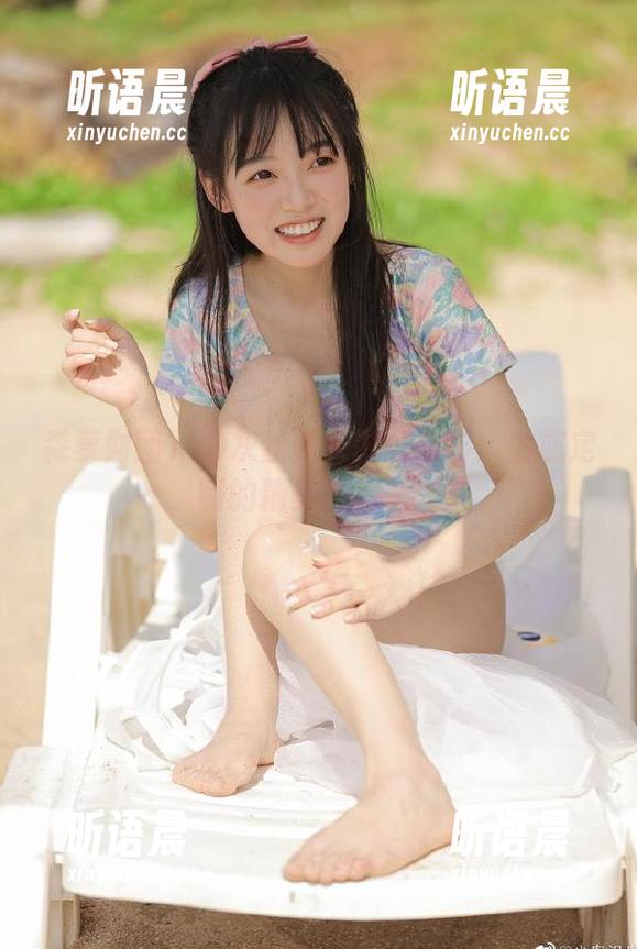 森萝财团15D灰丝新人匿名摄影：为您定制的精美图片.txt