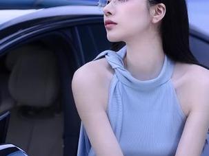 模范学院 – 原图曝光！“美七Mia白色”教你如何在图片中展现自信与个性！.txt