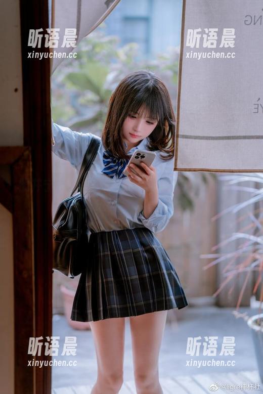 樱井宁宁写真集：草莓少女的阳光与甜蜜交织成的青春印记.txt