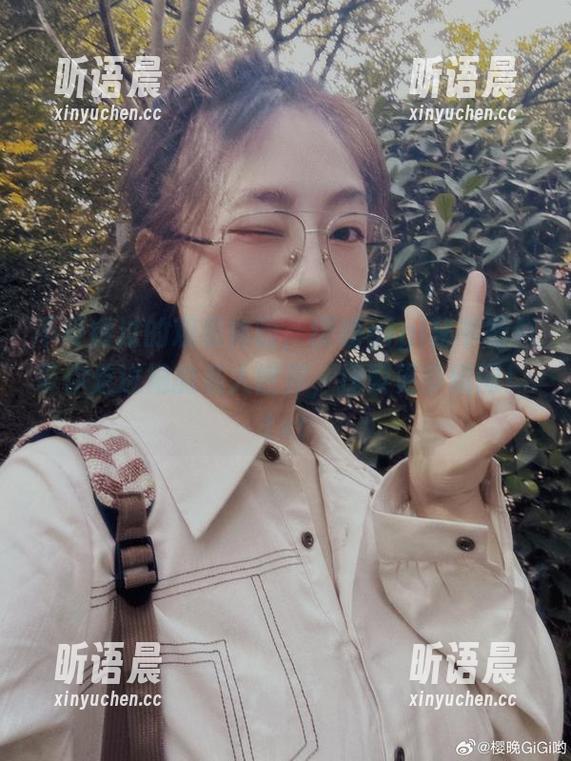 樱晚gigi 不可错过的观看体验,樱晚gigi秘书图包带你走进她的私人世界,探索更多瞬间!.txt