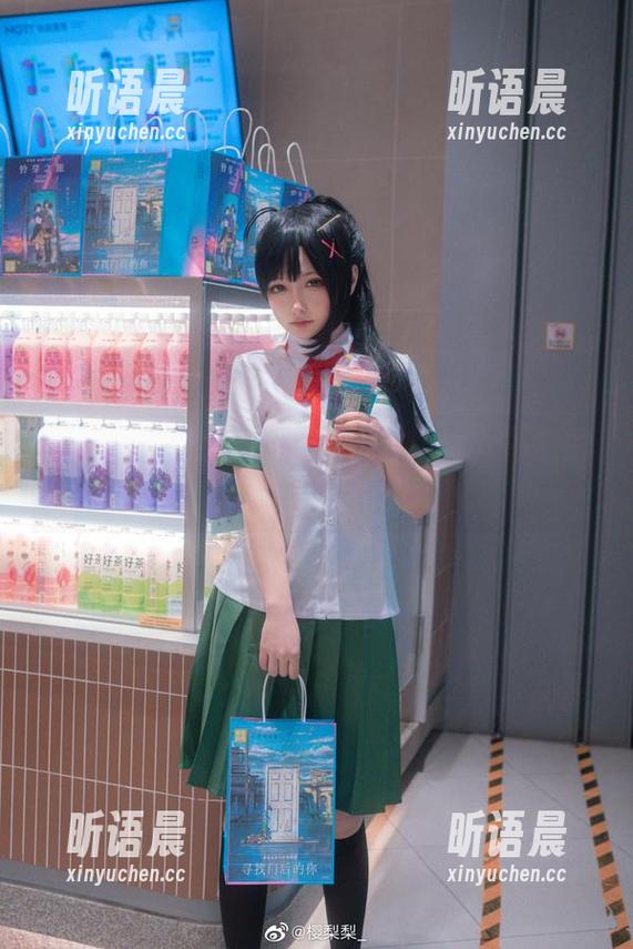 樱梨梨 探索樱梨梨的摄影艺术:甘雨修女主题的写真作品令人陶醉.txt
