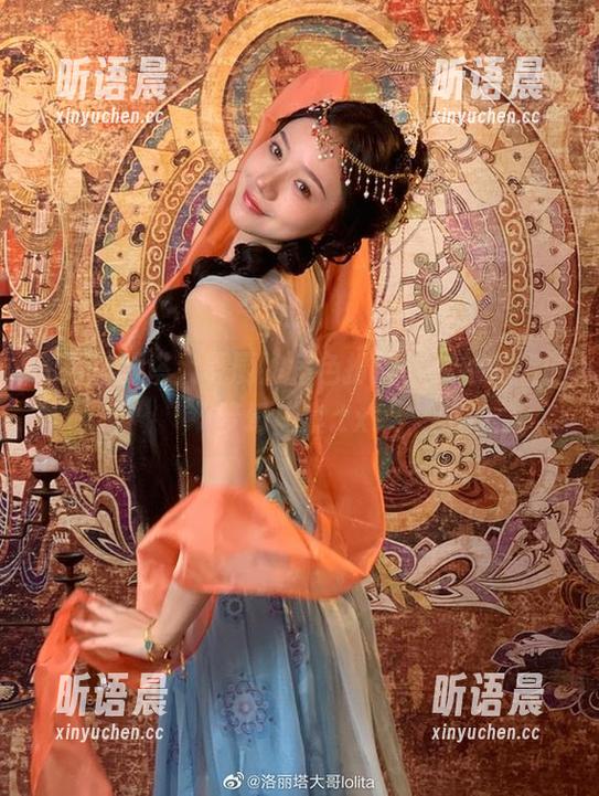 洛丽塔大哥 高清洛丽塔大哥厨娘角色扮演,跨越时空的梦幻盛宴.txt