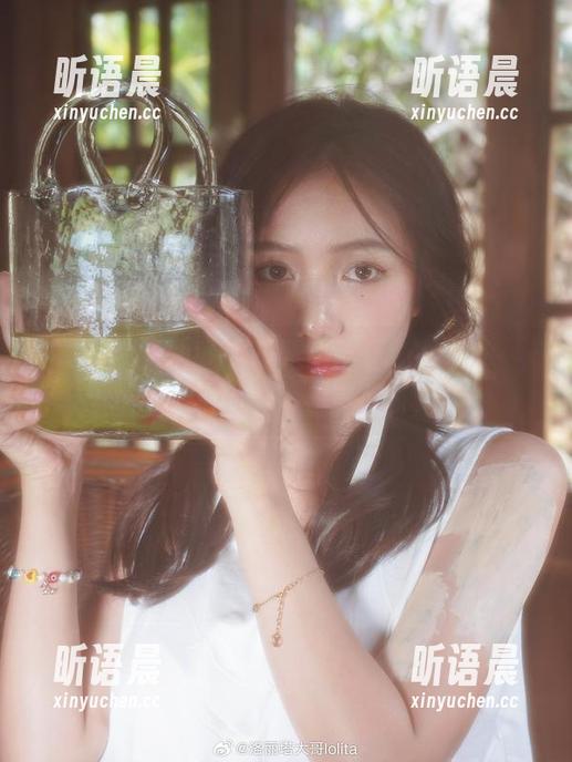 探索洛丽塔大哥的学妹写真作品合集，尽享每一份童趣！.txt