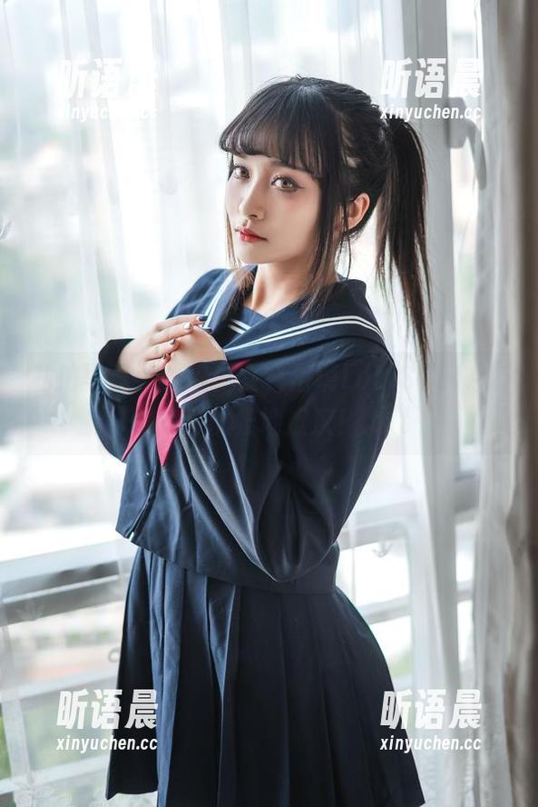 洛璃LoLiSAMA 私拍写真里的狼少女,洛璃LoLiSAMA教你如何优雅地撩汉!.txt