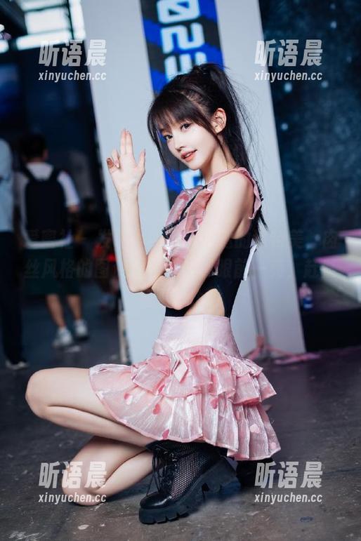爱蜜社-小丽莎萌萌哒 爱蜜社 - 发现小丽莎萌萌哒的独特美,肉丝风格的图资源将会让你眼前一亮,赶紧查看!.txt
