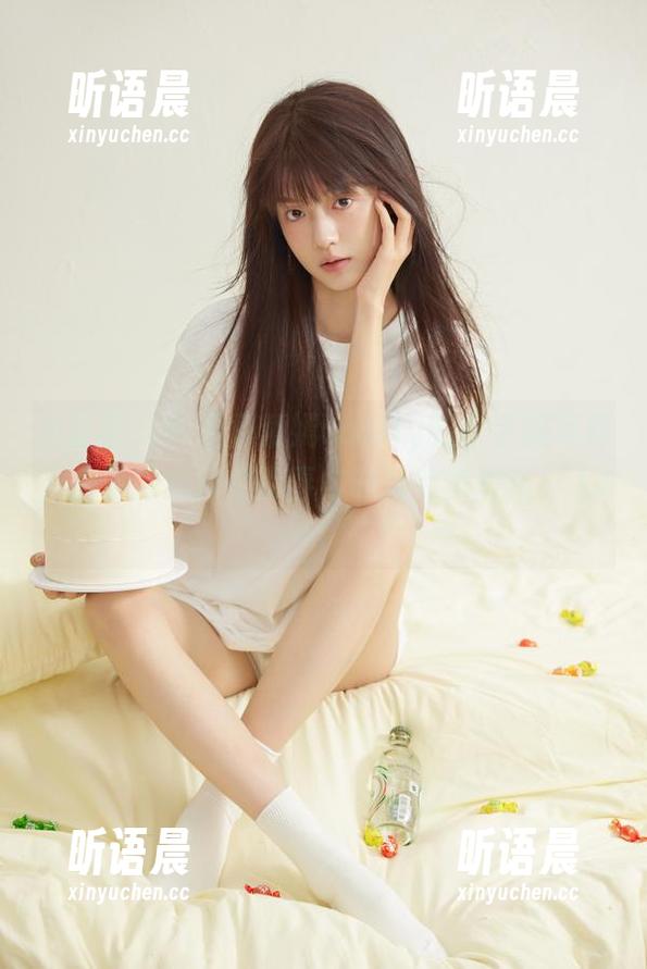 爱蜜社 - 观看杨紫嫣candy的水手服写真，看看她如何将青春与时尚完美融合！.txt