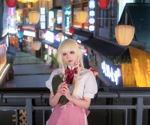 瓦斯塔亚小龙虾私藏福利作品，菈菈校服写真让你眼前一亮.txt