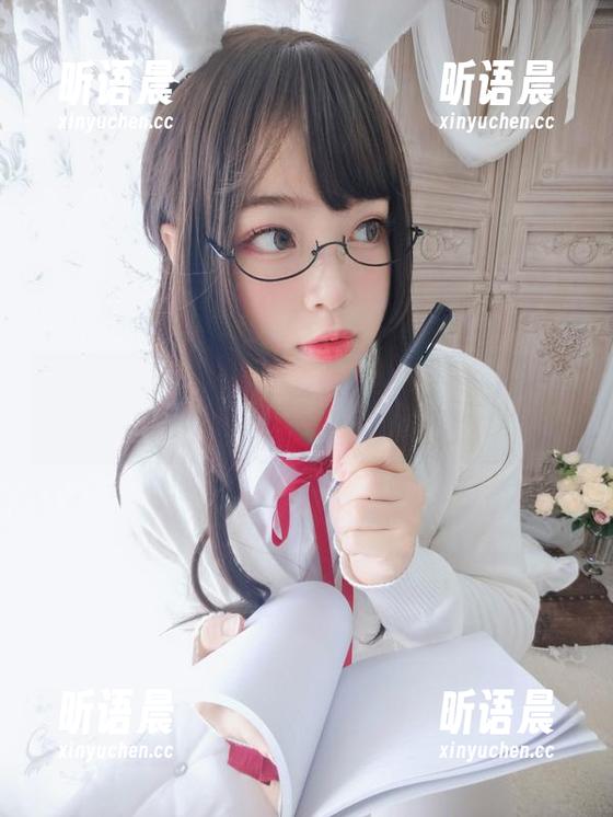白烨烨2b全套合集：这些照片真是让人忍不住想要吐槽！.txt