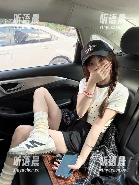 必看！“白金Saki妹妹”写真原图合集，捕捉青春的每个瞬间！.txt