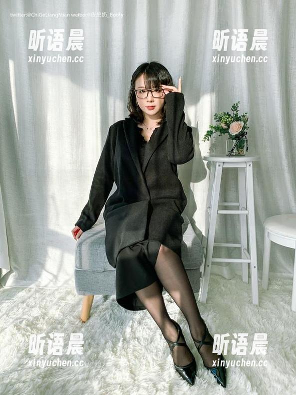 皮皮奶可可爱了啦生日贺图限时免费，珍藏她独特的写真之美吧！.txt