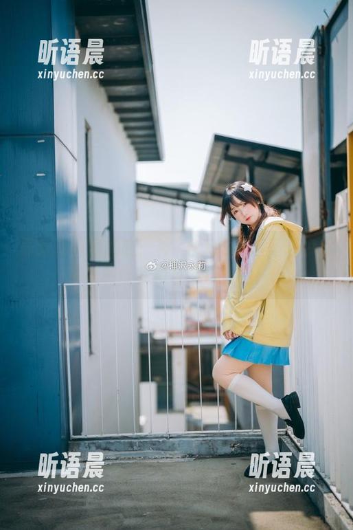 神沢永莉 最新写真集揭晓:神沢永莉Suiri圣诞少女,完美融合梦幻与节日气息!.txt